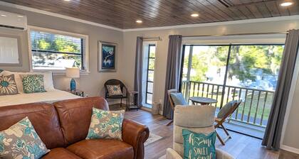 The Loft at Paradise - Studio with Full Kitchen & King Bed