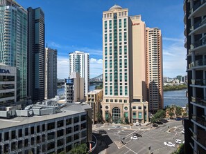 Exterior - Central Downtown Stay — Walk Everywhere (Brisbane City)