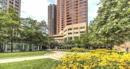 2BR Near Convention Center • Gym • Secure Parking