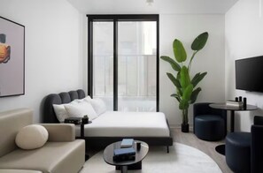 TV - Modern Cozy Tampa Studio Near Ybor City & Downtown (Tampa)