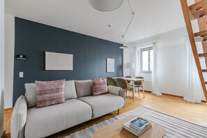 TV, stereo - Blueground | Leopoldstadt, balcony, nr Prater (Vienna)