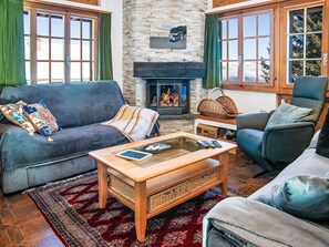 TV, fireplace - Petit Râche by Interhome (Nendaz)