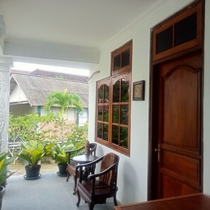 Terrace/patio - Pakemsari Resort Hotel (Pakem)