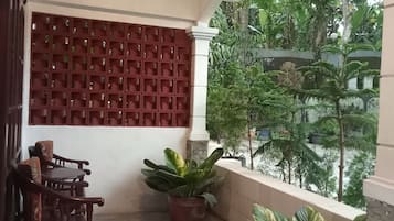 Deluxe Double or Twin Room, Courtyard View | Terrace/patio
