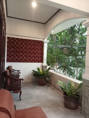 Deluxe Double or Twin Room, Courtyard View | Terrace/patio - Pakemsari Resort Hotel (Pakem)