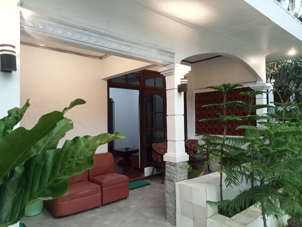 Front of property - Pakemsari Resort Hotel (Yogyakarta)