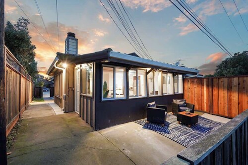 LakeFront Lavender House