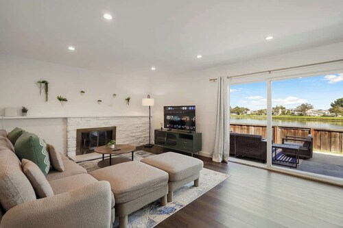 Lakefront 3Beds/1.5Bath Retreat w/ Water Views • Walk to Shops • Near SF