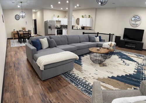 Fabulous 3-bedroom apartment in charming Fort Scott