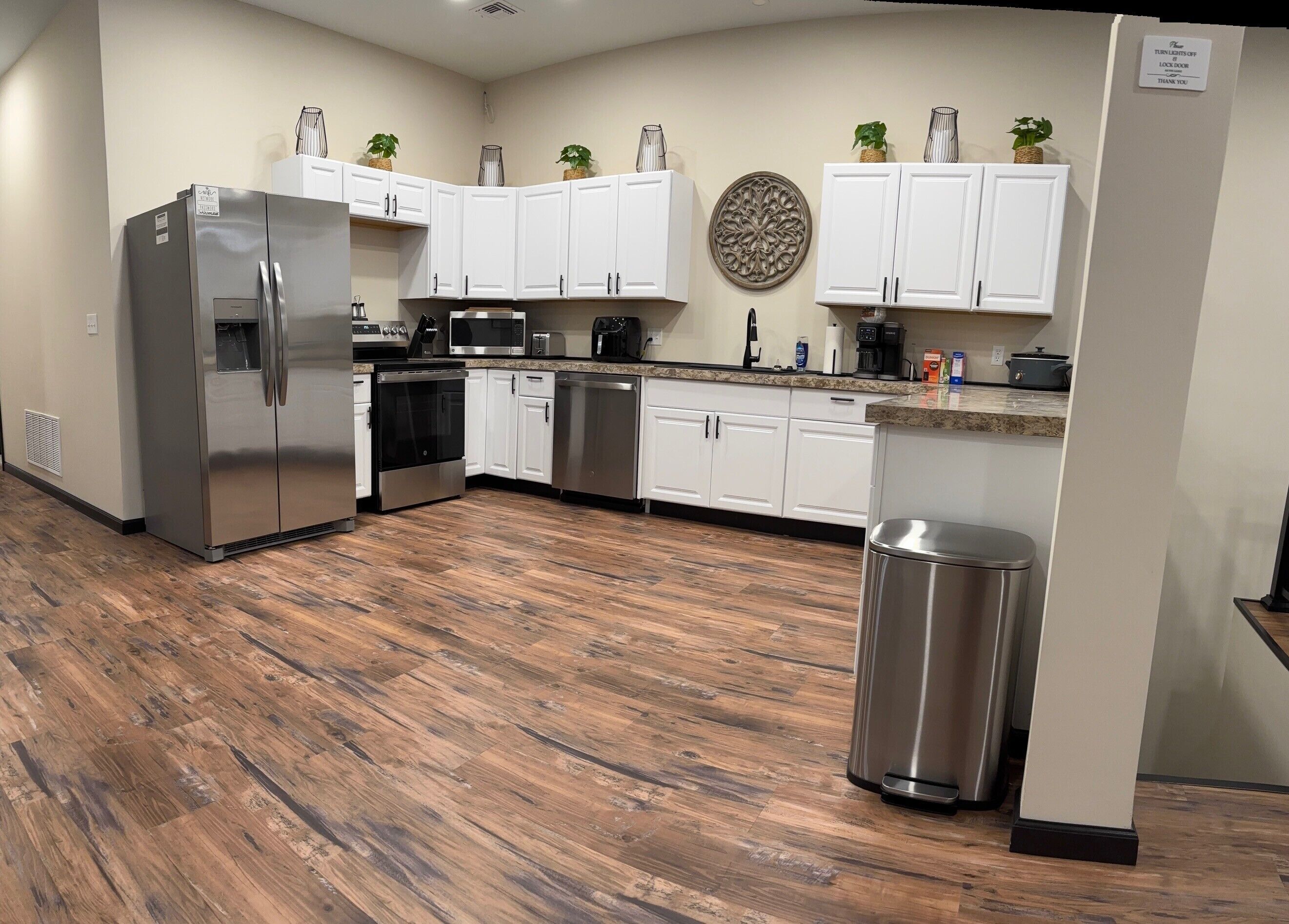 Micro-ondes, four, plaque de cuisson, lave-vaisselle