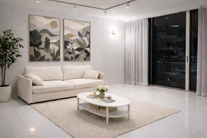Interior - ICON Brickell elevated Miami living elegant residence. (Miami)