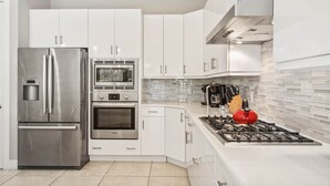 Coffee/tea maker, fridge, microwave, oven - Desert Waves at Reunion-TT489 (Kissimmee)