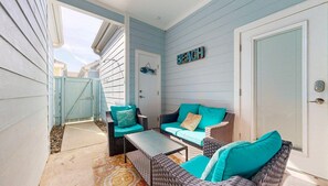 Property grounds - Shared Pool, Pet Friendly, Shared Charcoal Grills (Port Aransas)