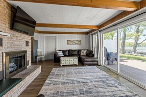 Smart TV, books - Sandy Cottage | Silver Lake Waterfront Home | Private Dock & Stunning Dunes (Mears)