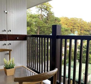 Condo, Balcony, Mountain View | Terrace/patio - Brenthill Baguio (Baguio)