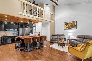 Interior - Seasonal Waterfront Condo – North Fort Myers (North Fort Myers)