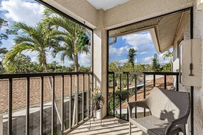 Property grounds - Seasonal Waterfront Condo – North Fort Myers (North Fort Myers)