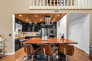 Fridge, microwave, oven, dishwasher - Seasonal Waterfront Condo – North Fort Myers (North Fort Myers)