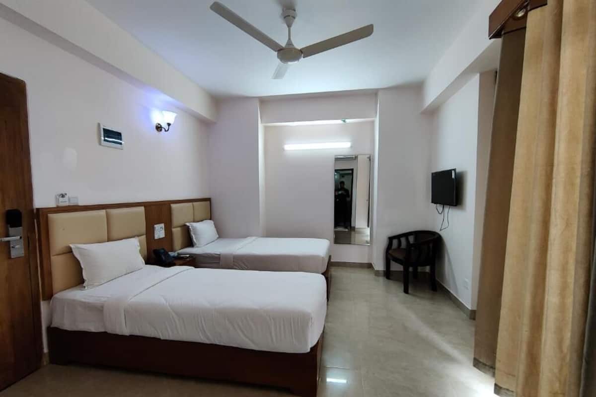 Deluxe Twin Room, Hill View | Free WiFi