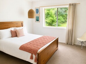 4 slaapkamers, een strijkplank/strijkijzer, wifi, beddengoed