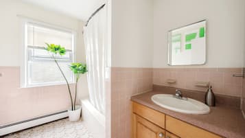 Luxury Apartment | Bathroom