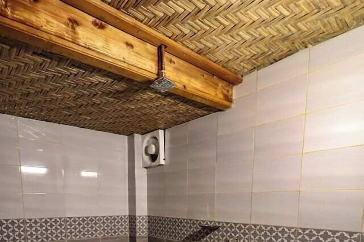 Baignoire, articles de toilette gratuits, chaussons, serviettes fournies