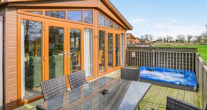 Primrose 2 bed - Violet - sleeps 6 guests in 2 bedrooms