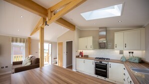 Réfrigérateur, micro-ondes, four, lave-vaisselle