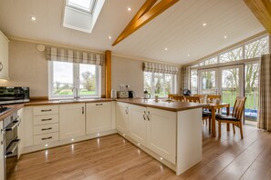 Fridge, microwave, oven, dishwasher - Primrose 2 bed - Violet - sleeps 6 guests  in 2 bedrooms (Eye)