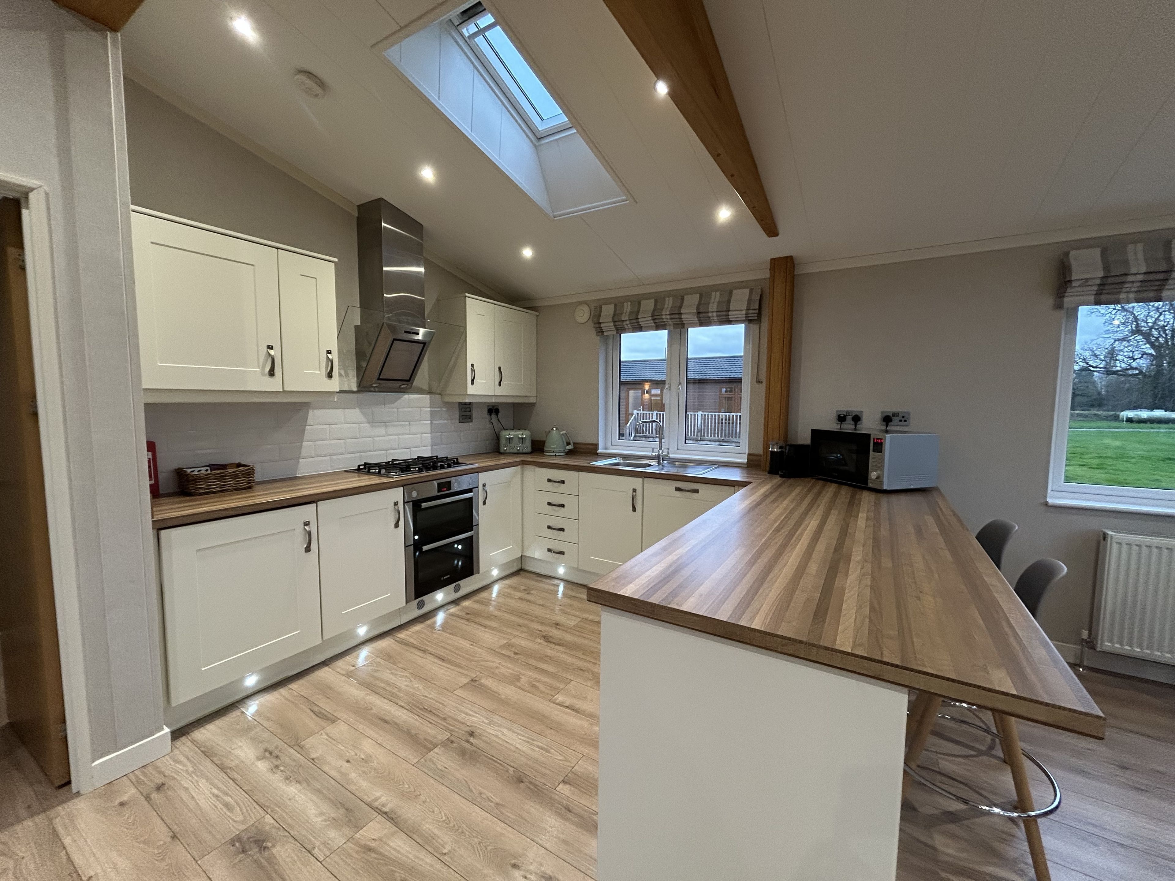 Køleskab, mikrobølgeovn, ovn, opvaskemaskine