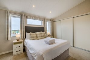 Fer et planche à repasser, Wi-Fi gratuit, draps fournis