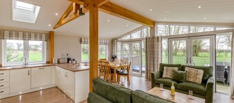 Primrose 2 bed-No Pets-Daisy  - sleeps 6 guests  in 2 bedrooms