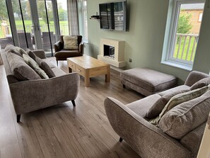 Living area - Primrose 3 bed - Poppy - sleeps 6 guests  in 3 bedrooms (Eye)