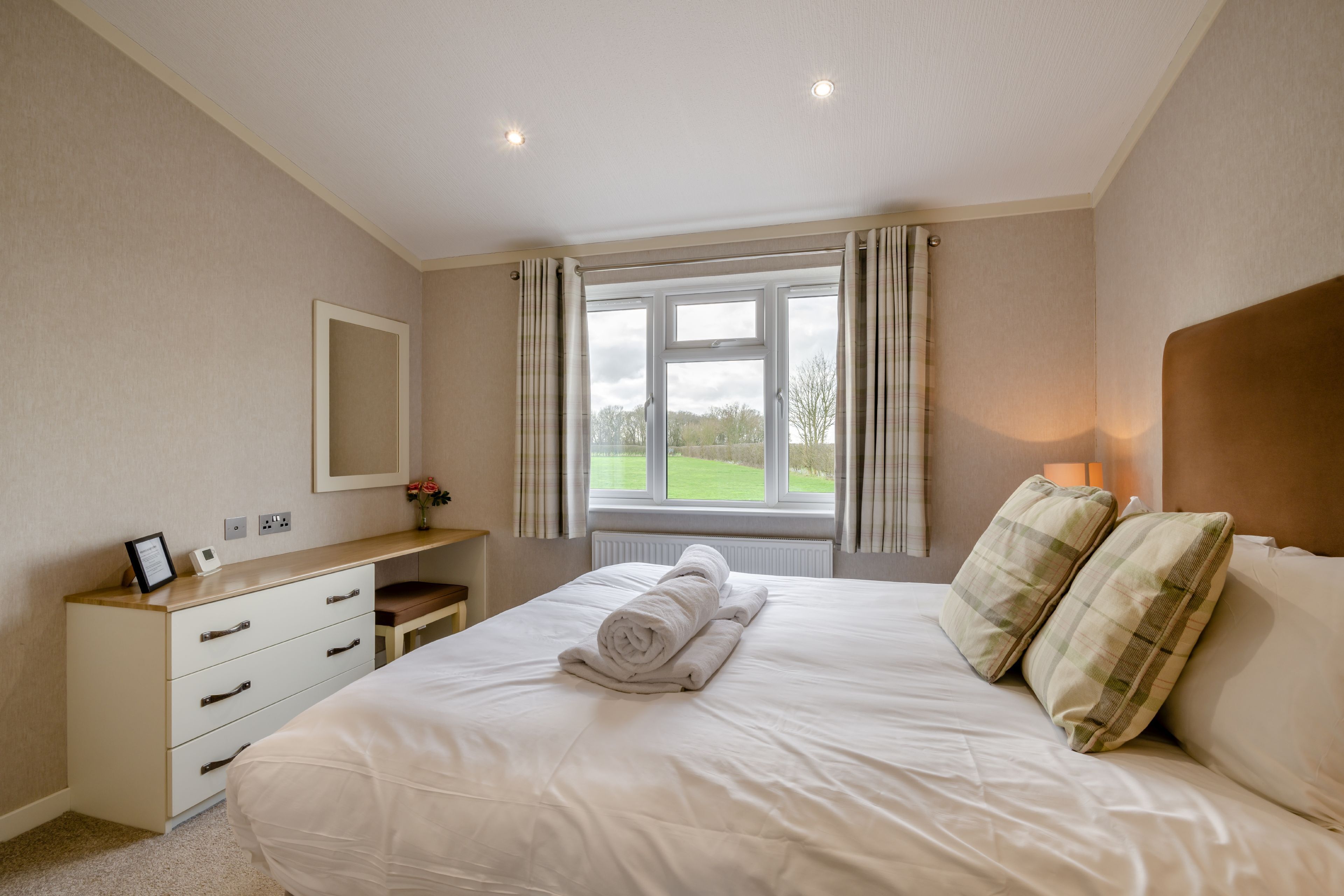 Bügeleisen/Bügelbrett, kostenloses WLAN, Bettwäsche