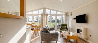 Primrose 3 bed - Orchid - sleeps 6 guests in 3 bedrooms