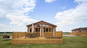 Exterior - Primrose 3 bed - Orchid  - sleeps 6 guests  in 3 bedrooms (Eye)