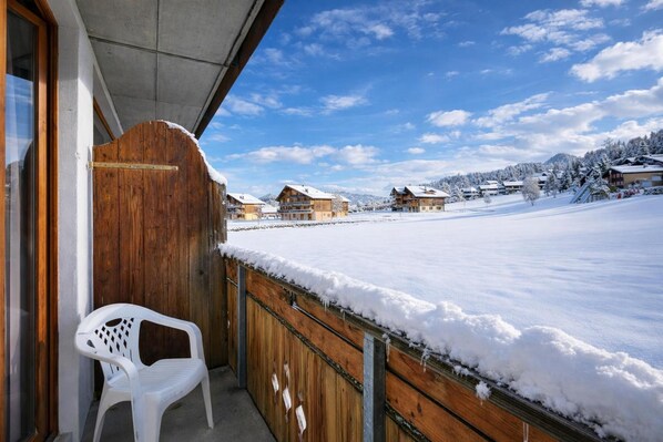 Balcony - Hotel Relais Alpin Twin Room & Balcony 7 236 summer mode, Les Mosses, Switzerland (Les Mosses)
