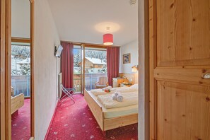 Room - Hotel Relais Alpin Twin Room & Balcony 7, Les Mosses, Switzerland (Les Mosses)