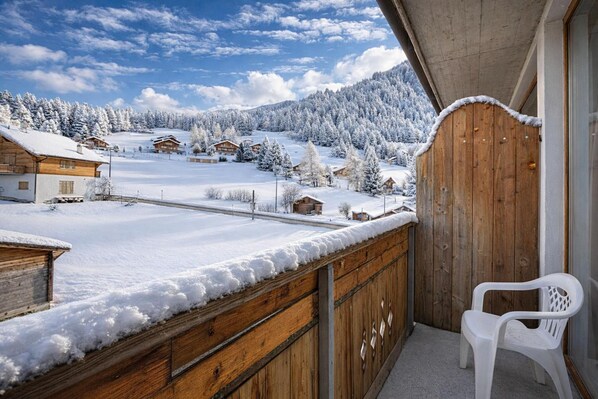 Balcony - Hotel Relais Alpin Twin Room & Balcony 5 226 summer mode, Les Mosses, Switzerland (Les Mosses)