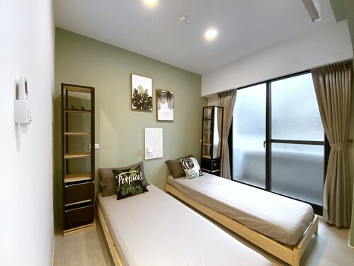 Tongan 93 3A-  Superb 2-bedroom apartment with AC in vibrant Taipei City
