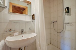 淋浴設備、風筒、提供毛巾