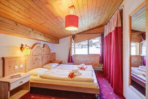Bed - Hotel Relais Alpin Single Ski In-Out 5 223, Les Mosses, Switzerland (Les Mosses)