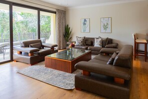Living area - Luxury Golf Retreat | Private Pool | Cinema Room (Zimbali)