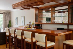 Bar (in der Unterkunft)