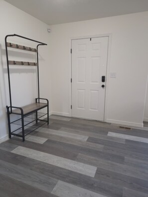 Interior - Enjoyable 3-bedroom townhome with AC in charming Spanish Fork (Spanish Fork)