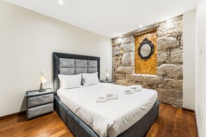 Iron/ironing board, Internet, bed sheets - GuestReady - Urban comfort with Douro River view (Porto)