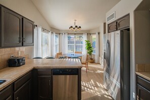 Fridge, microwave, oven, stovetop - Family-Friendly Scottsdale Oasis w/ Pool & Games (Scottsdale)