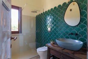 Shower, hair dryer, bidet, towels - Villa Guidaloca, sea view and pool (Castellammare del Golfo)