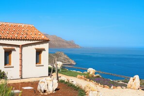 Property grounds - Villa Mori with sea view and pool (Castellammare del Golfo)