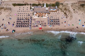 Beach nearby - Aeneas Villa by Vivimy (Patu')